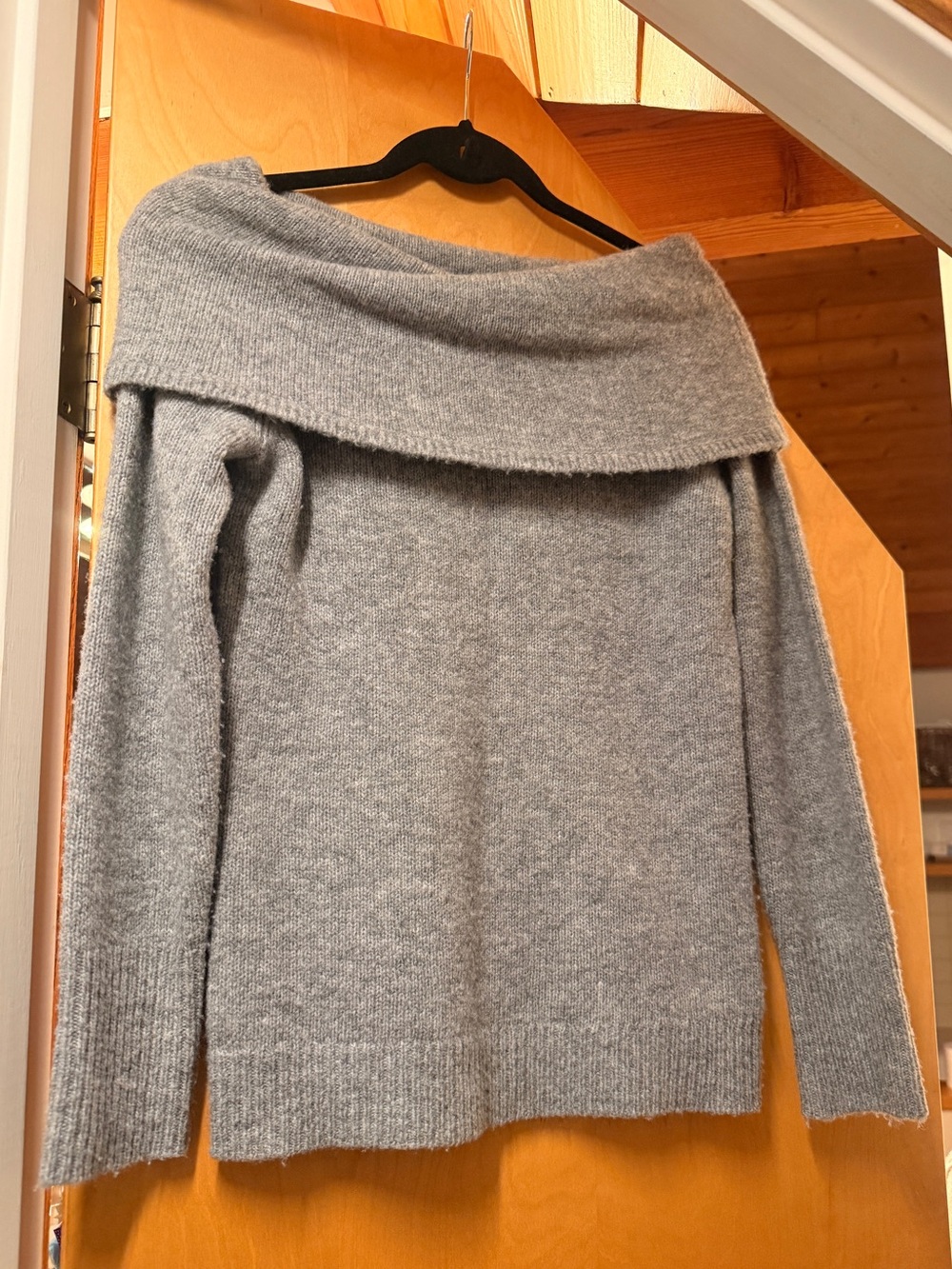 Theory Gray Off-the-Shoulder Foldover Sweater